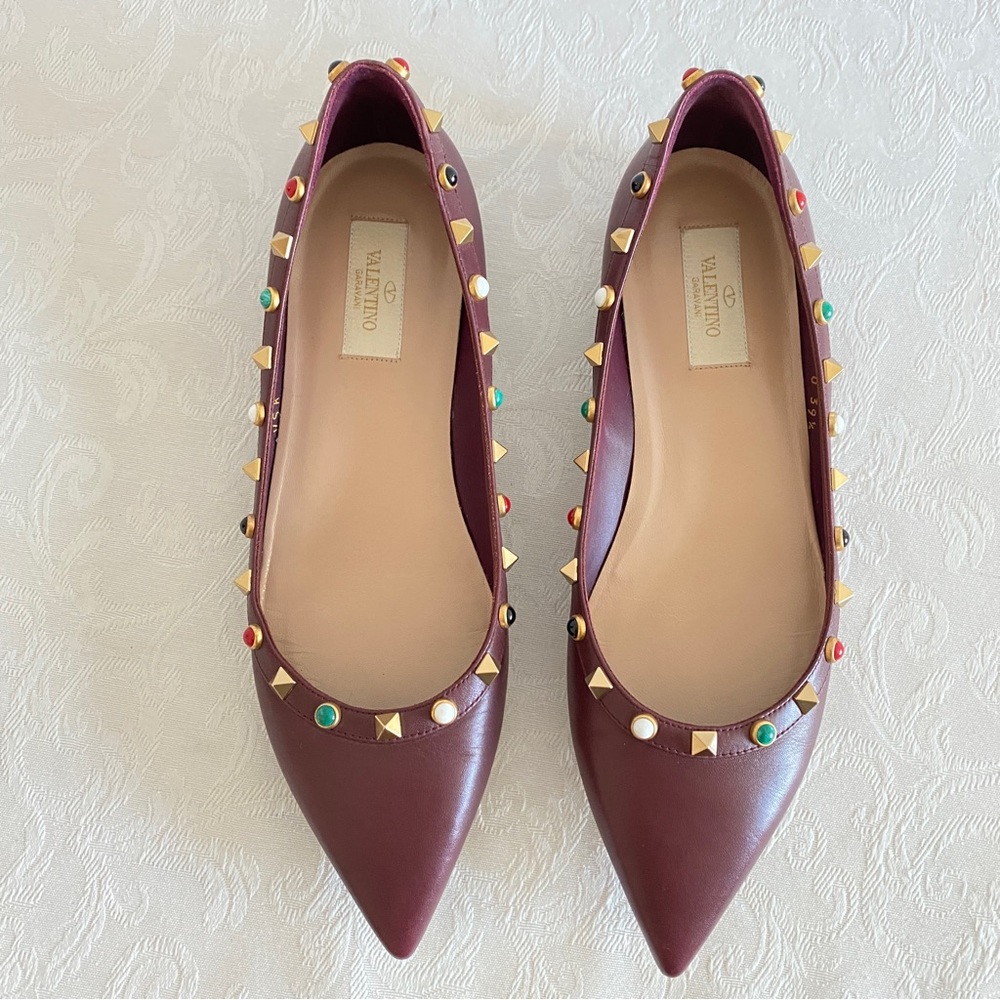 Valentino Garavani burgundy Rockstud flats